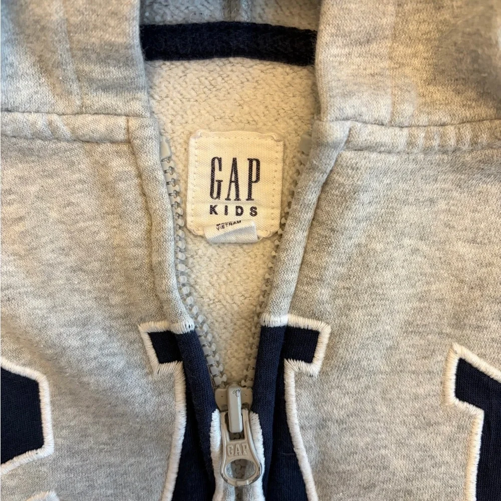 GAP Kids Iconic Zip-Up Hoodie (M)
